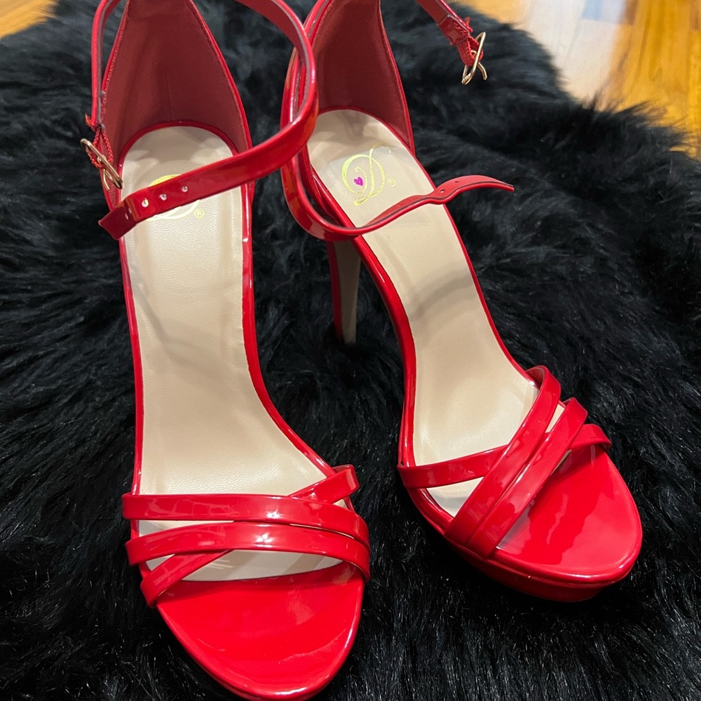 FETISH PIN UP HIGH HEELS
